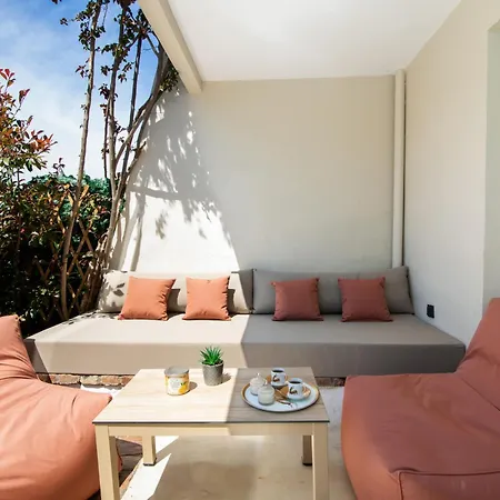 Spitaki Pool House & Spitaki Jacuzzi Deluxe *