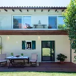 Spitaki Pool House & Spitaki Jacuzzi Deluxe *