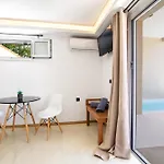Appartement Spitaki Pool House & Spitaki Jacuzzi Deluxe *