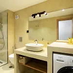 Spitaki Pool House & Spitaki Jacuzzi Deluxe Appartement *
