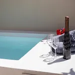 Appartement Spitaki Pool House & Spitaki Jacuzzi Deluxe *