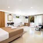 Appartement Spitaki Pool House & Spitaki Jacuzzi Deluxe *