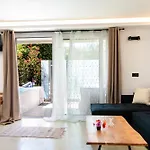 Spitaki Pool House & Spitaki Jacuzzi Deluxe *