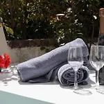 Spitaki Pool House & Spitaki Jacuzzi Deluxe Appartement