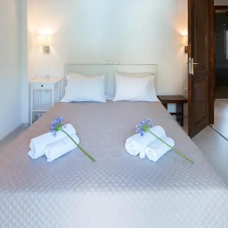 Spitaki Pool House & Spitaki Jacuzzi Deluxe Corfu (city)