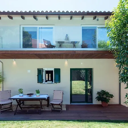 Spitaki Pool House & Spitaki Jacuzzi Deluxe *