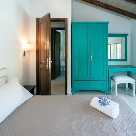 Spitaki Pool House & Spitaki Jacuzzi Deluxe Apartment Corfu (city)