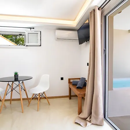 Apartment Spitaki Pool House & Spitaki Jacuzzi Deluxe *