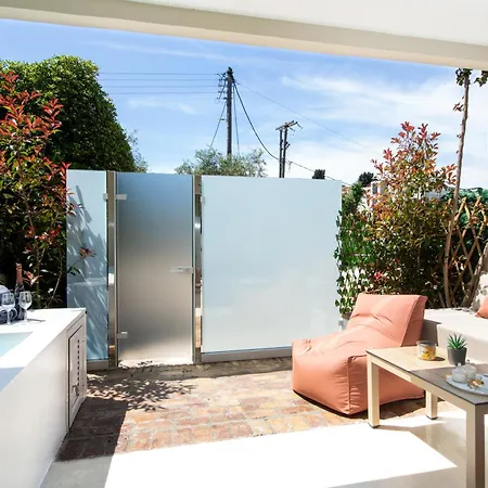Spitaki Pool House & Spitaki Jacuzzi Deluxe Apartment