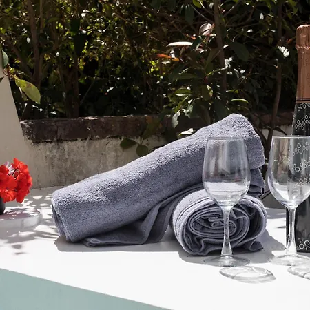 Spitaki Pool House & Spitaki Jacuzzi Deluxe Apartment