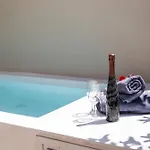 Spitaki Pool House & Spitaki Jacuzzi Deluxe Lägenhet