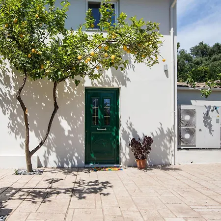Spitaki Pool House & Spitaki Jacuzzi Deluxe * Corfu (city)